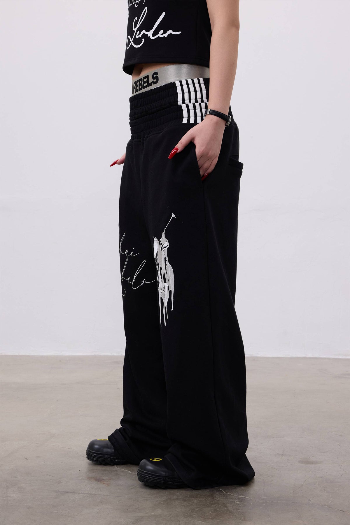 CHAI REBELS Embroidered Baggy Sweatpants