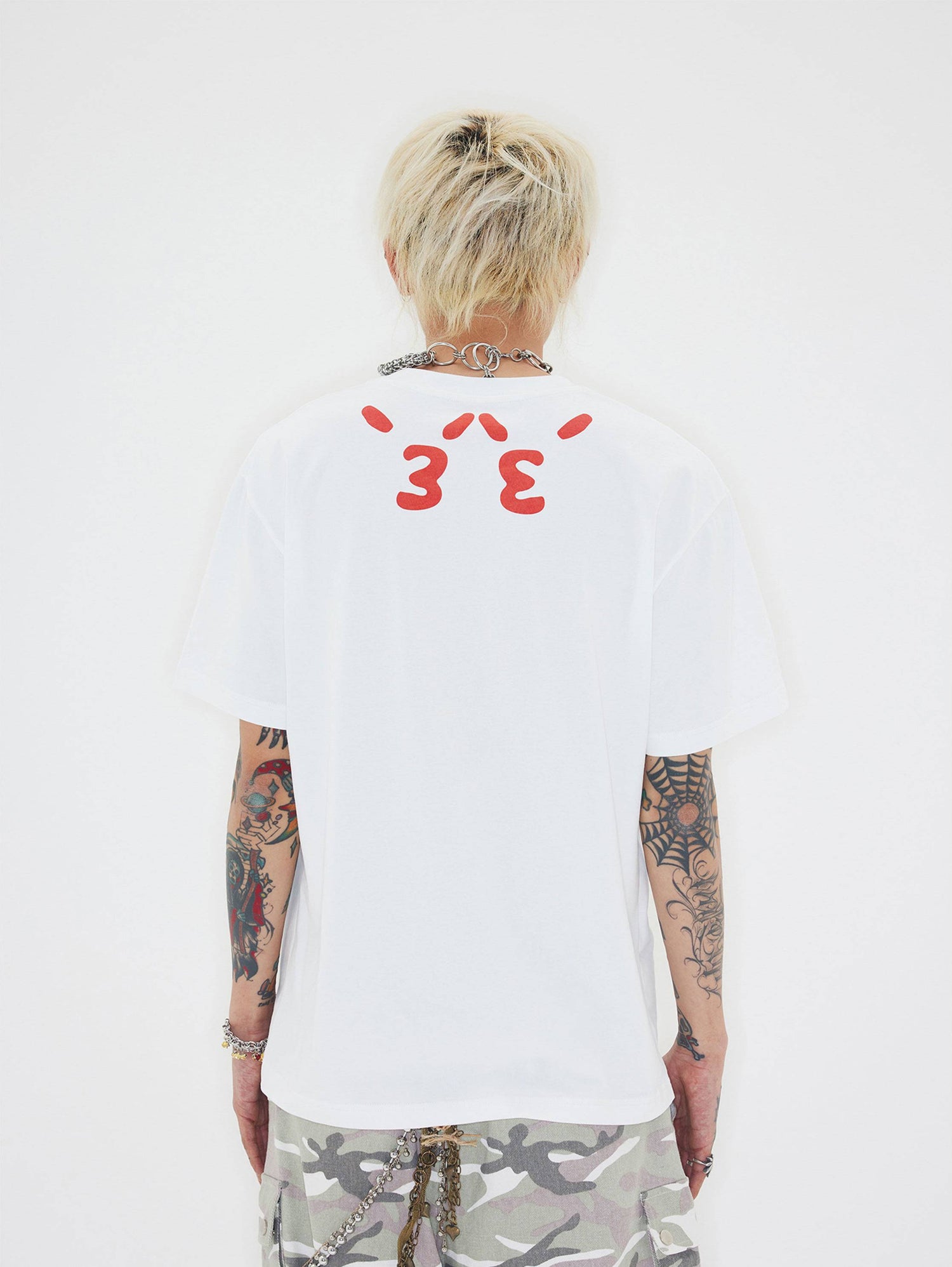 CHAI REBELS "2510775" Graphic Tee