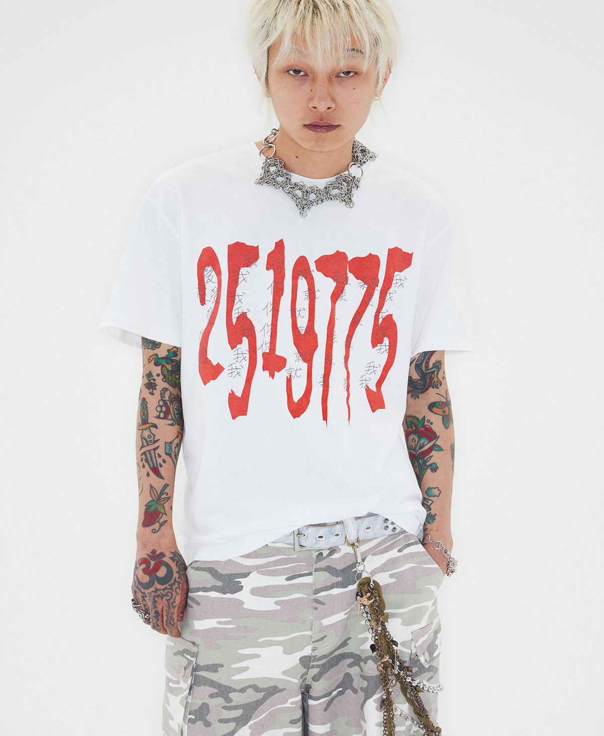CHAI REBELS "2510775" Graphic Tee